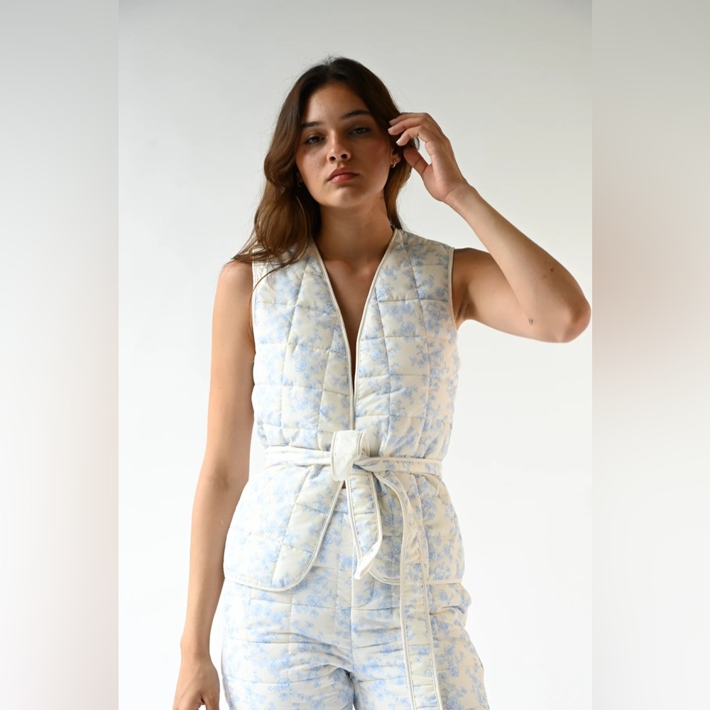 Donating soon- YLLW THE LABEL Carrington Quilted Wrap Vest - Blue Toile